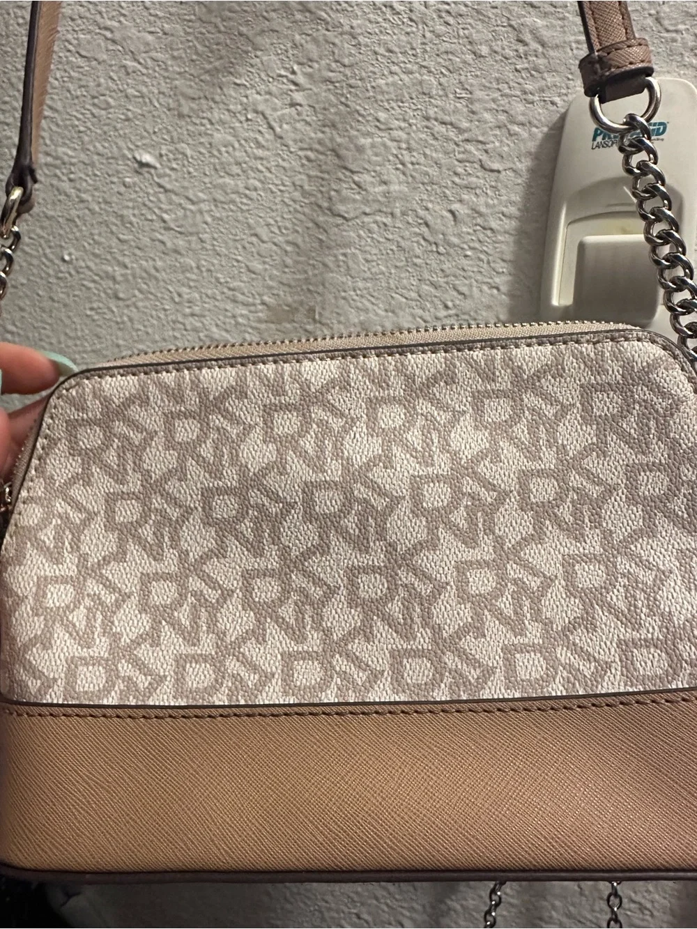 DKNY Zip Pouch Two tone Tan/beige